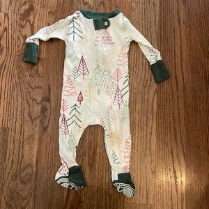 Burt’s Bees Baby Christmas Sleeper 0-3M.